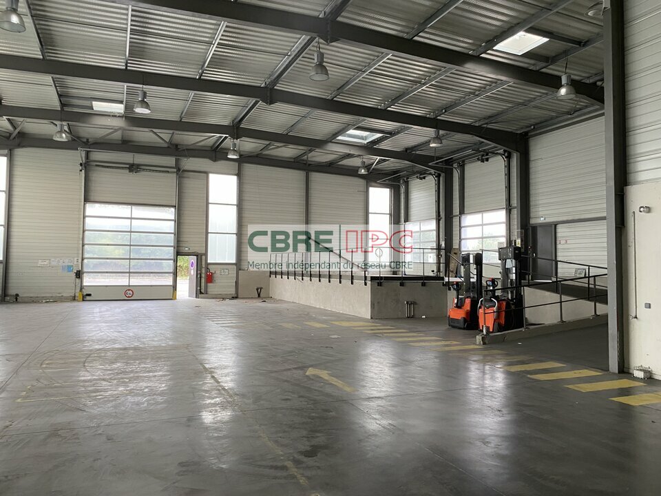 CBRE IPC Immobilier d'entreprise VENTE Local d'activités SAINT AVIT 8246YA