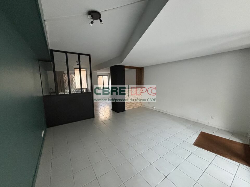 CBRE IPC Immobilier d'entreprise VENTE Local commercial  PAU 8282FL/JF