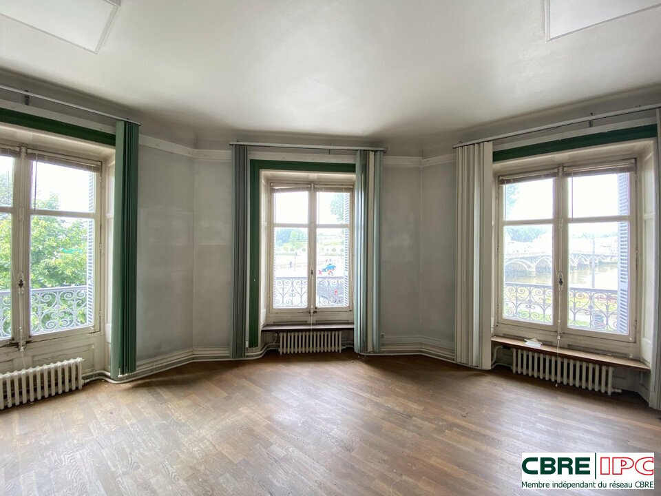 CBRE IPC Immobilier d'entreprise LOCATION Bureau BAYONNE 8315FD