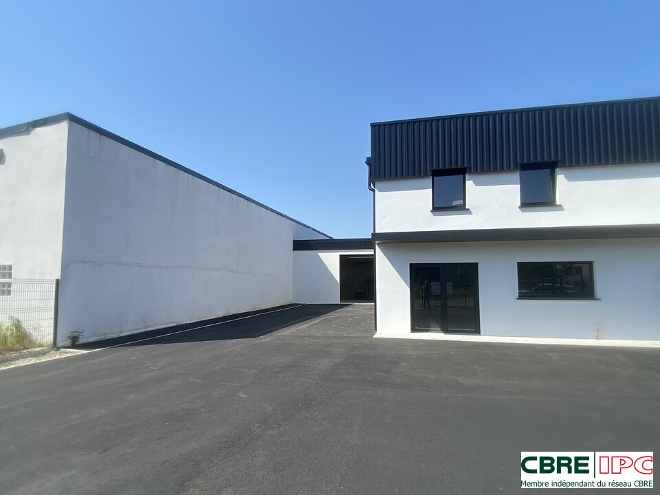 CBRE IPC Immobilier d'entreprise LOCATION Local d'activités  SAINT AVIT 8359YA