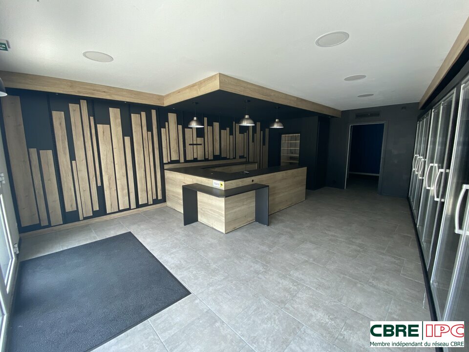 CBRE IPC Immobilier d'entreprise LOCATION Local commercial  SAINT MARTIN DE SEIGNANX 8392MP