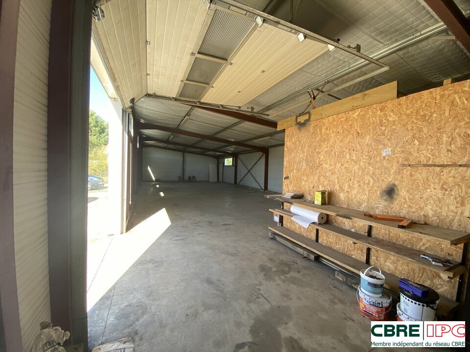 CBRE IPC Immobilier d'entreprise LOCATION Local d'activités MEES 8399YA