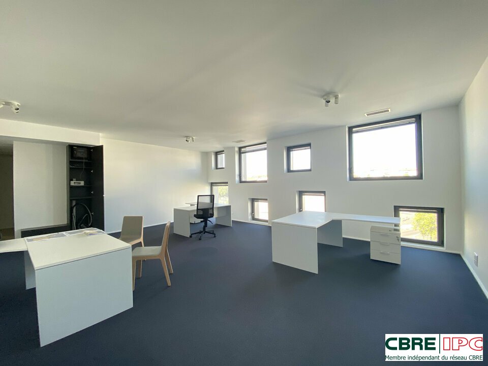 CBRE IPC Immobilier d'entreprise LOCATION Bureau  BIARRITZ 8411FD