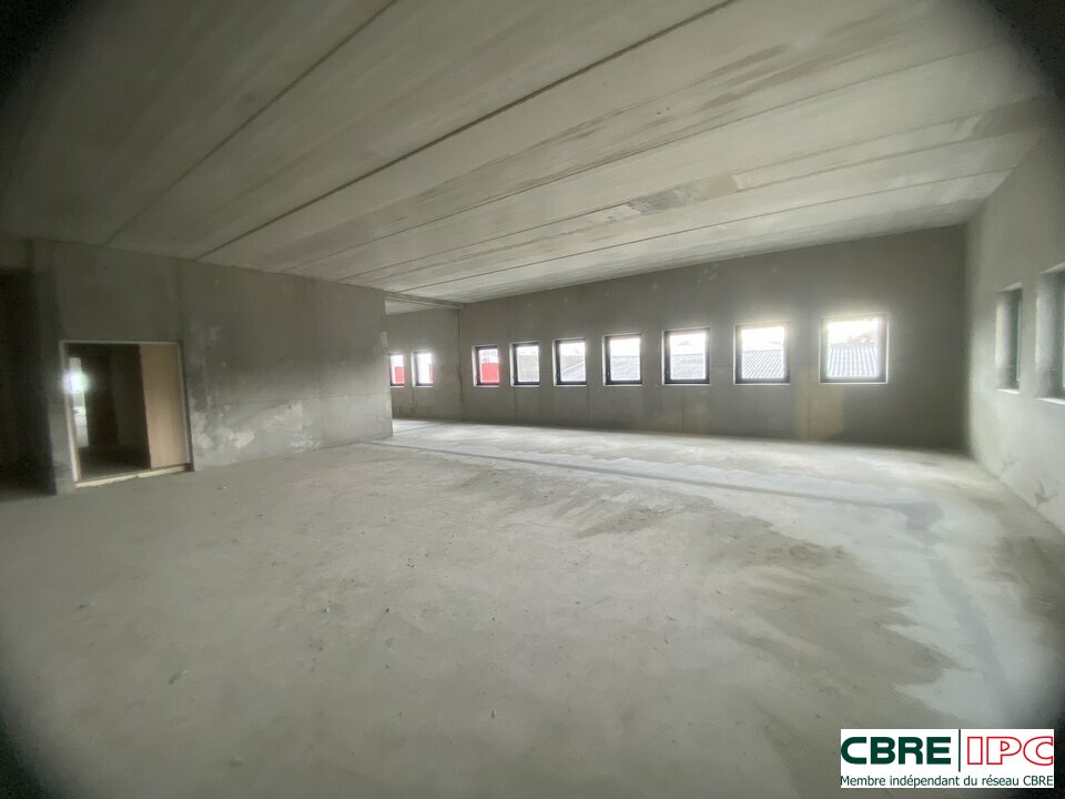 CBRE IPC Immobilier d'entreprise VENTE Local commercial DAX 7636YA9