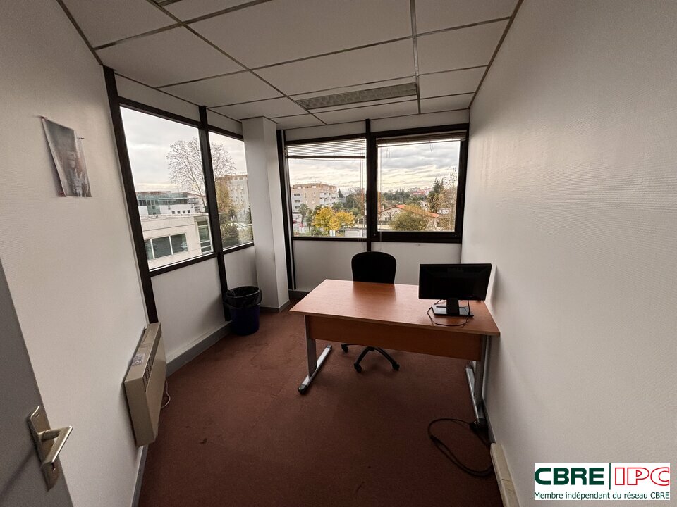 CBRE IPC Immobilier d'entreprise LOCATION Bureau  PAU 7742FL/JF