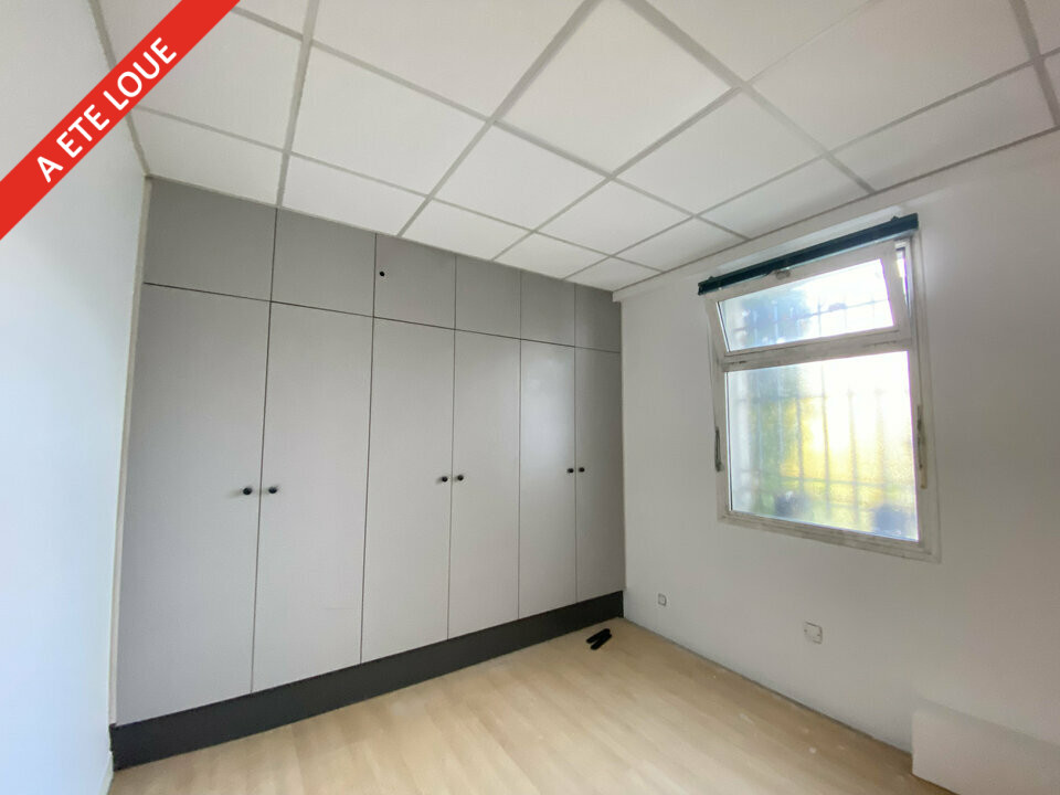 CBRE IPC Immobilier d'entreprise LOCATION Local commercial  ANGLET 7833FD