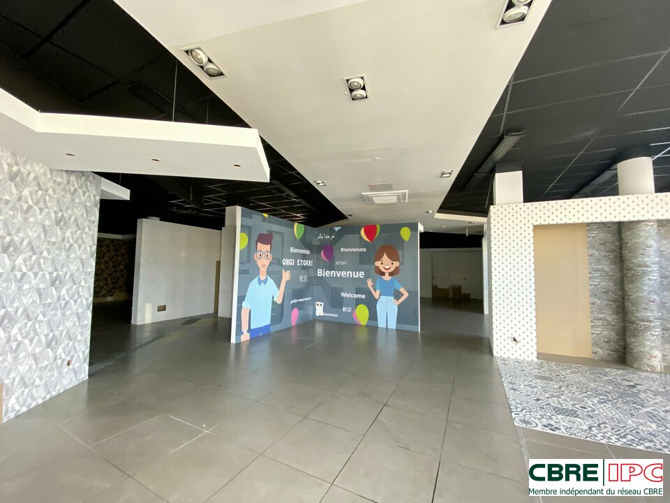 CBRE IPC Immobilier d'entreprise LOCATION Local commercial ANGLET 8008FD