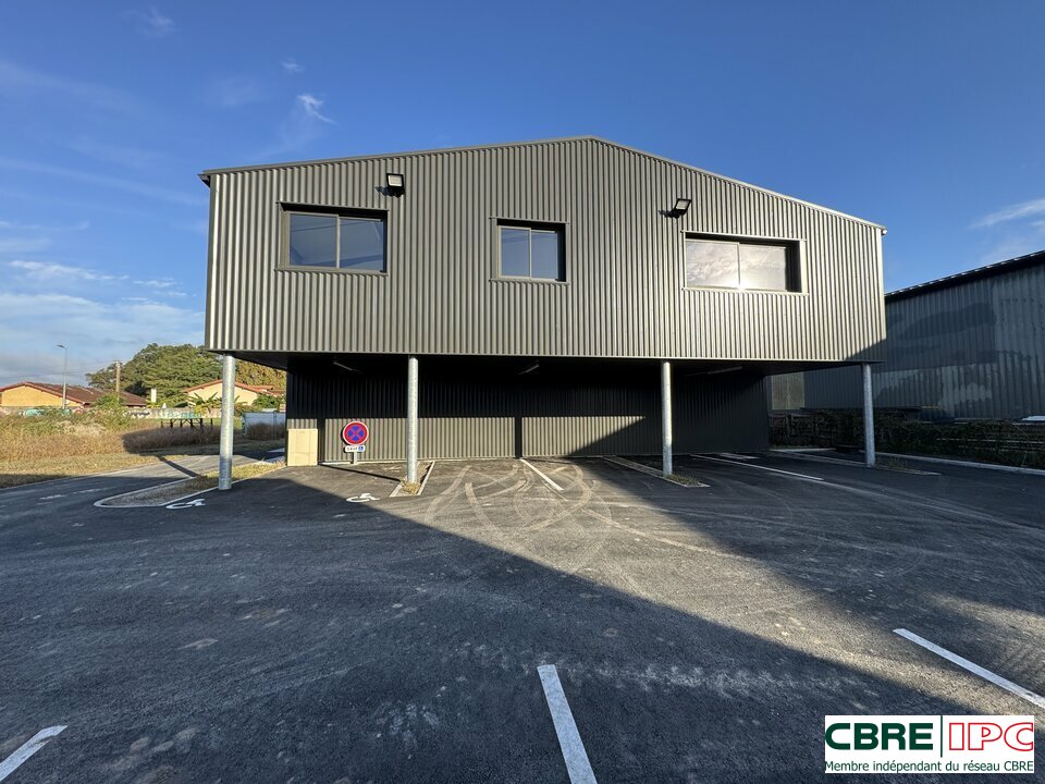 CBRE IPC Immobilier d'entreprise LOCATION Local commercial BENESSE MAREMNE 8025MP