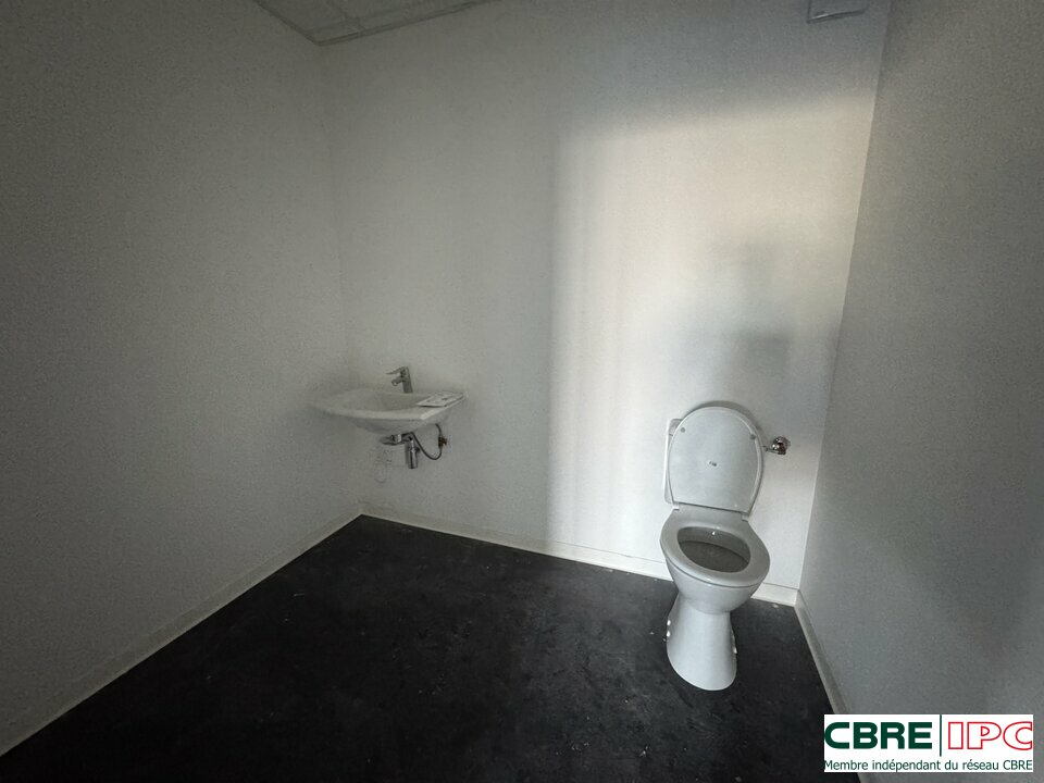 CBRE IPC Immobilier d'entreprise LOCATION Local commercial BENESSE MAREMNE 8025MP
