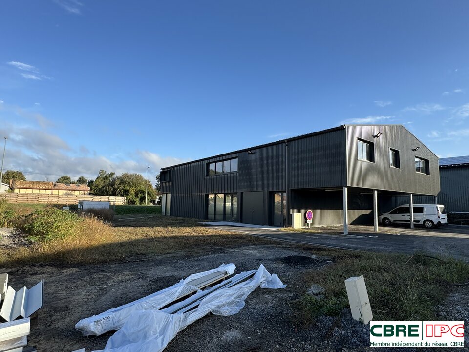 CBRE IPC Immobilier d'entreprise LOCATION Local commercial BENESSE MAREMNE 8025MP