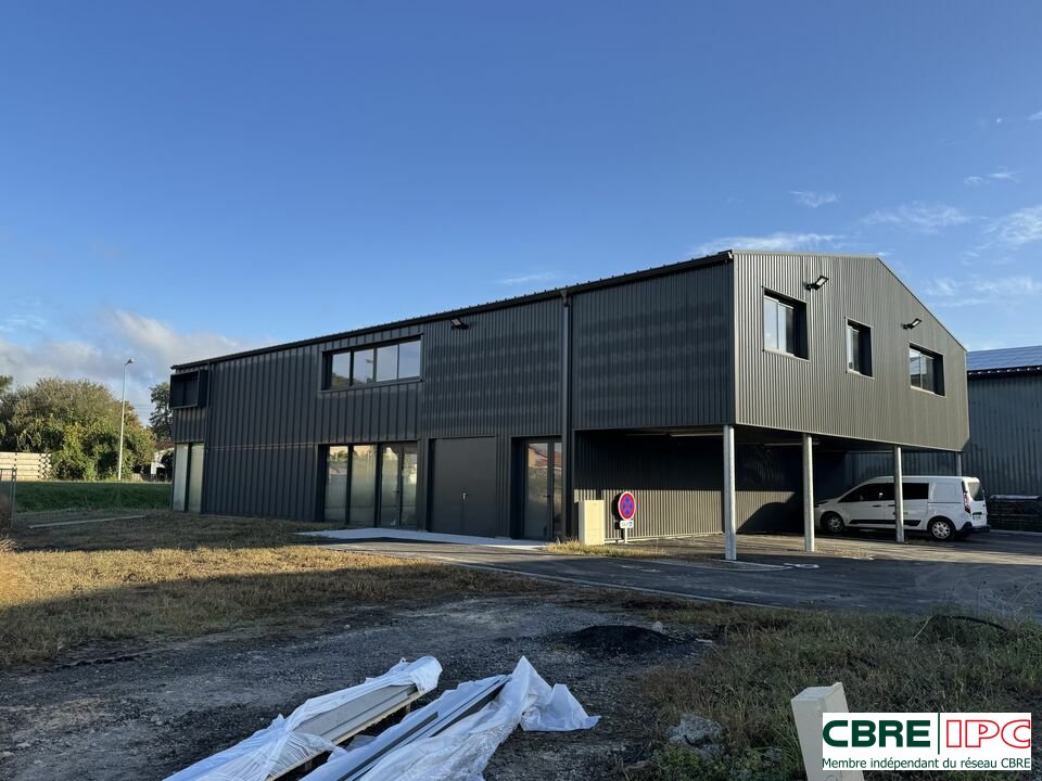 CBRE IPC Immobilier d'entreprise LOCATION Local commercial BENESSE MAREMNE 8025MP