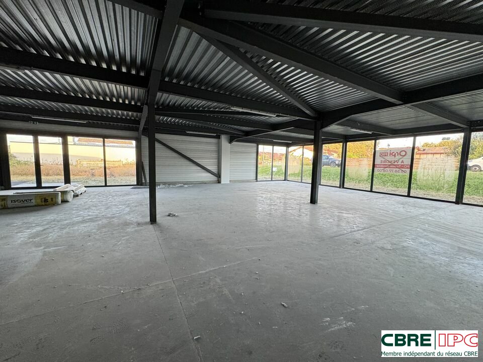 CBRE IPC Immobilier d'entreprise LOCATION Local commercial BENESSE MAREMNE 8025MP
