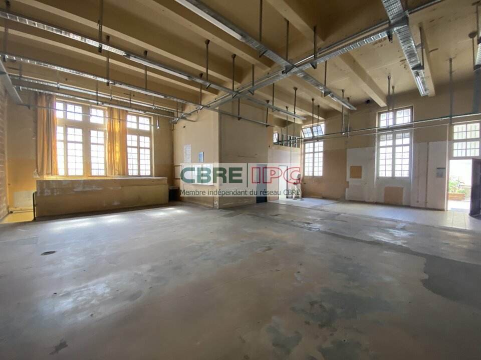 CBRE IPC Immobilier d'entreprise LOCATION Local d'activités  SAINT JEAN DE LUZ 8214EL
