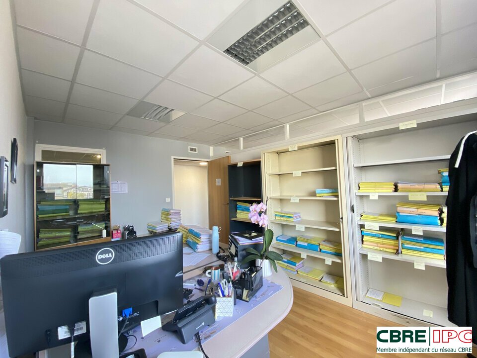 CBRE IPC Immobilier d'entreprise LOCATION Bureau BAYONNE 8215FD