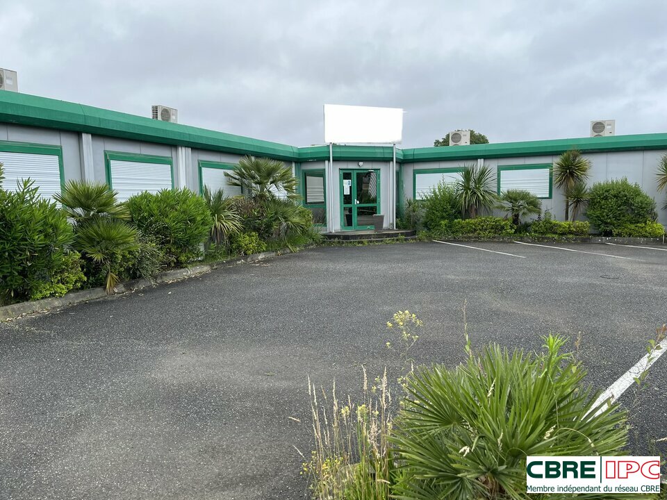 CBRE IPC Immobilier d'entreprise LOCATION Bureau  HAGETMAU 8266YA