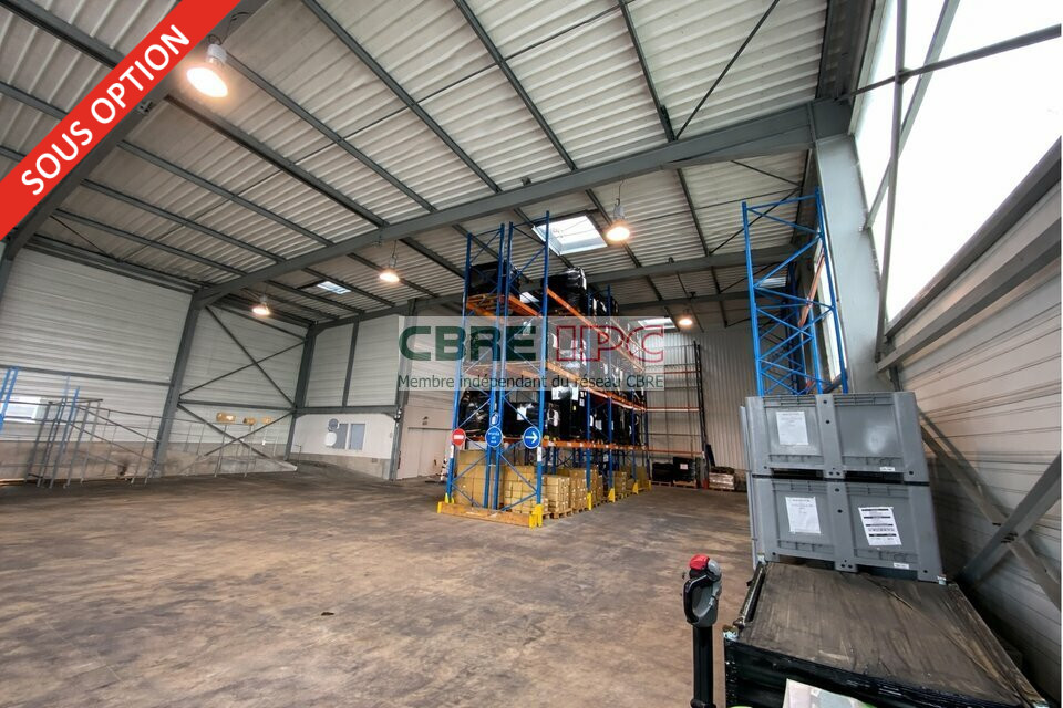 CBRE IPC Immobilier d'entreprise VENTE Local d'activités PAU 8267FL