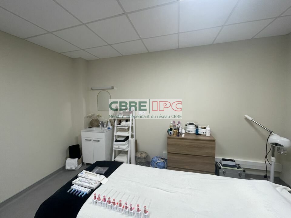 CBRE IPC Immobilier d'entreprise LOCATION Bureau LESCAR 8306JF
