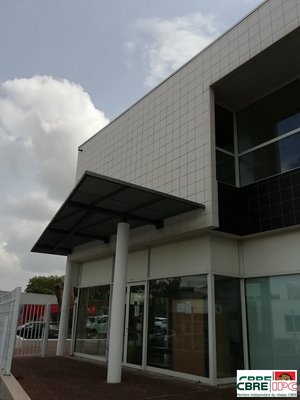 CBRE IPC Immobilier d'entreprise LOCATION Local commercial DAX 8332YA