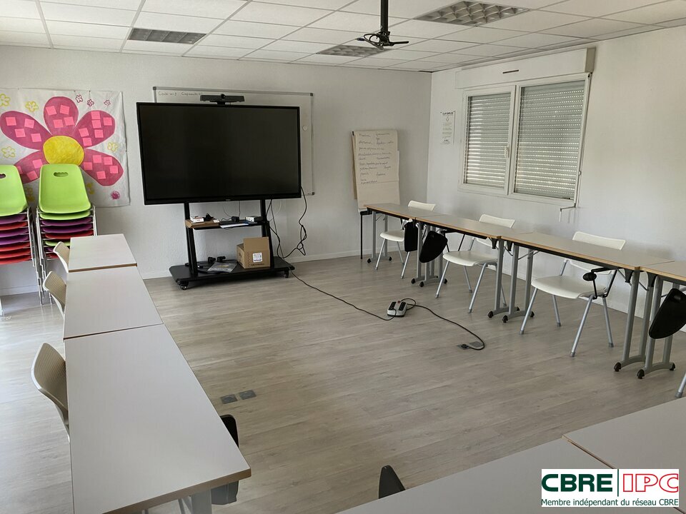 CBRE IPC Immobilier d'entreprise LOCATION Bureau  DAX 8361YA