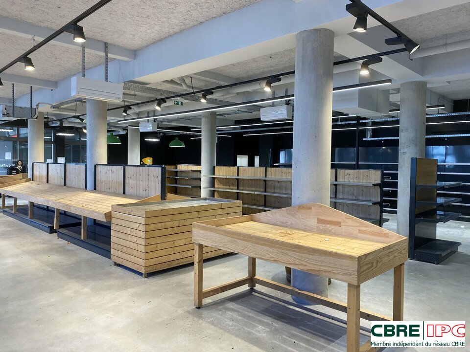 CBRE IPC Immobilier d'entreprise LOCATION Local commercial DAX 8375YA