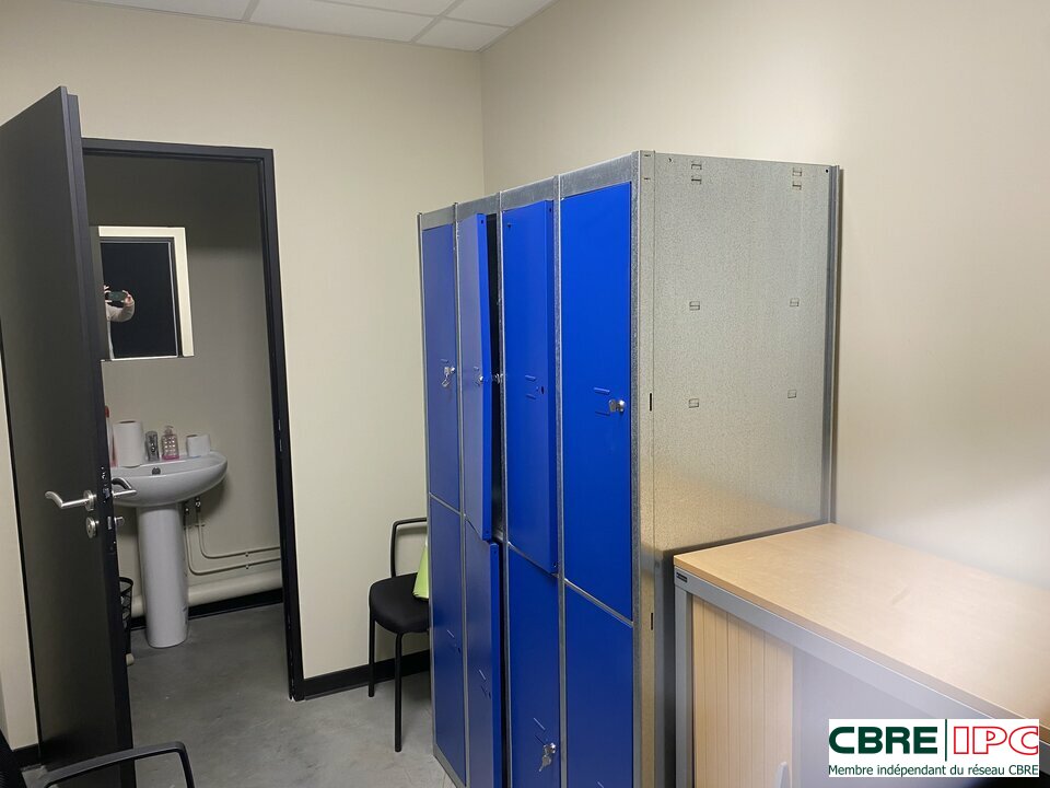 CBRE IPC Immobilier d'entreprise LOCATION Local commercial DAX 8375YA