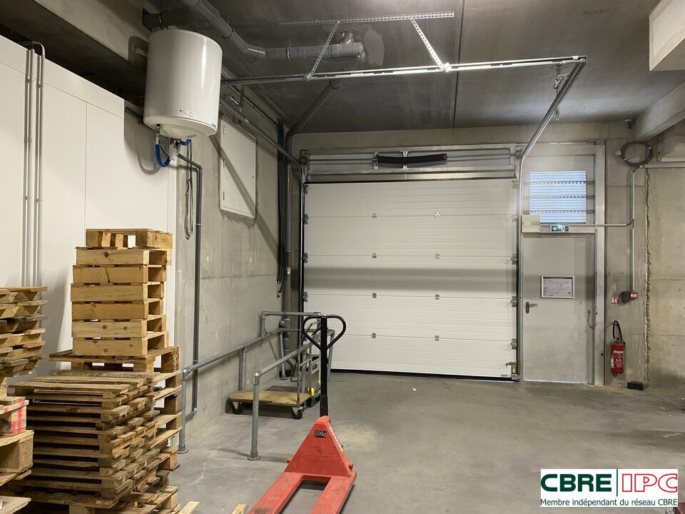 CBRE IPC Immobilier d'entreprise LOCATION Local commercial DAX 8375YA