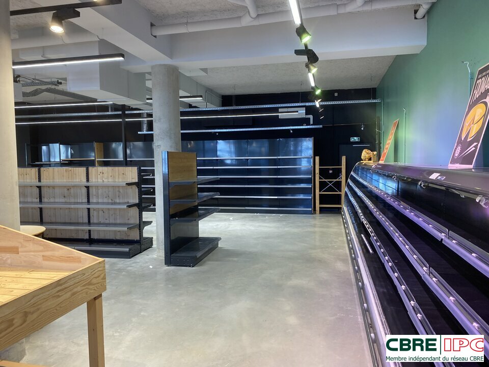 CBRE IPC Immobilier d'entreprise LOCATION Local commercial DAX 8375YA