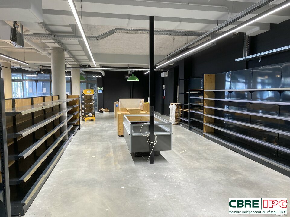 CBRE IPC Immobilier d'entreprise LOCATION Local commercial DAX 8375YA