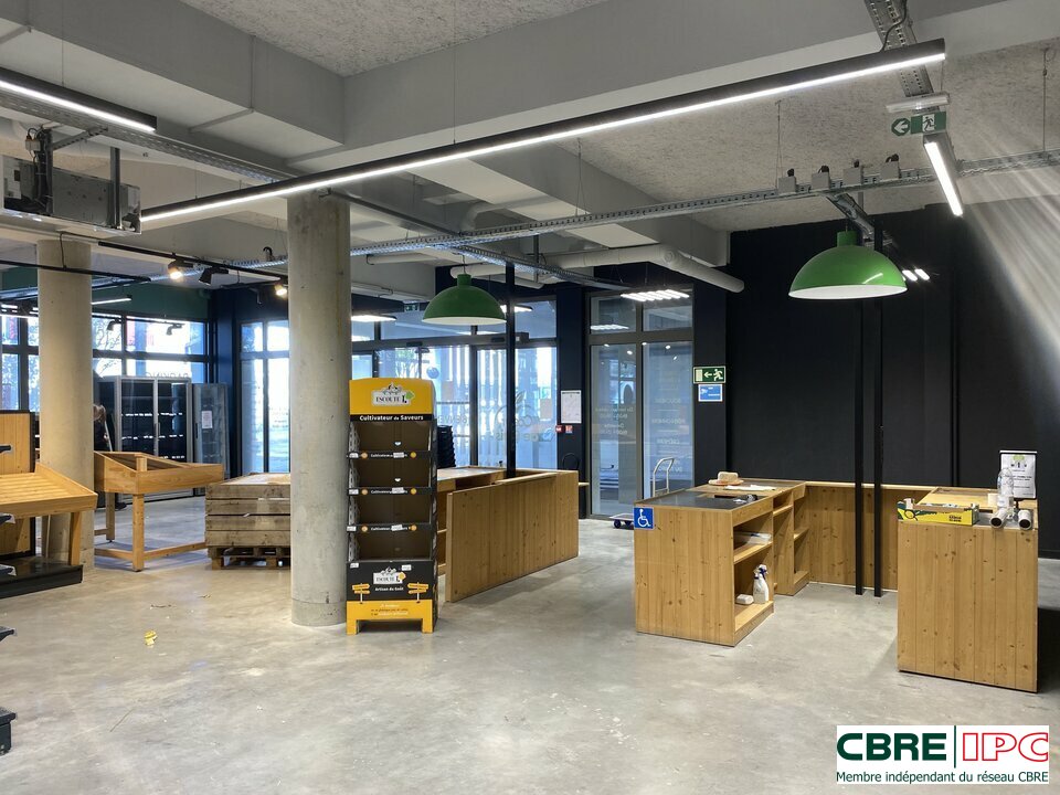 CBRE IPC Immobilier d'entreprise LOCATION Local commercial DAX 8375YA