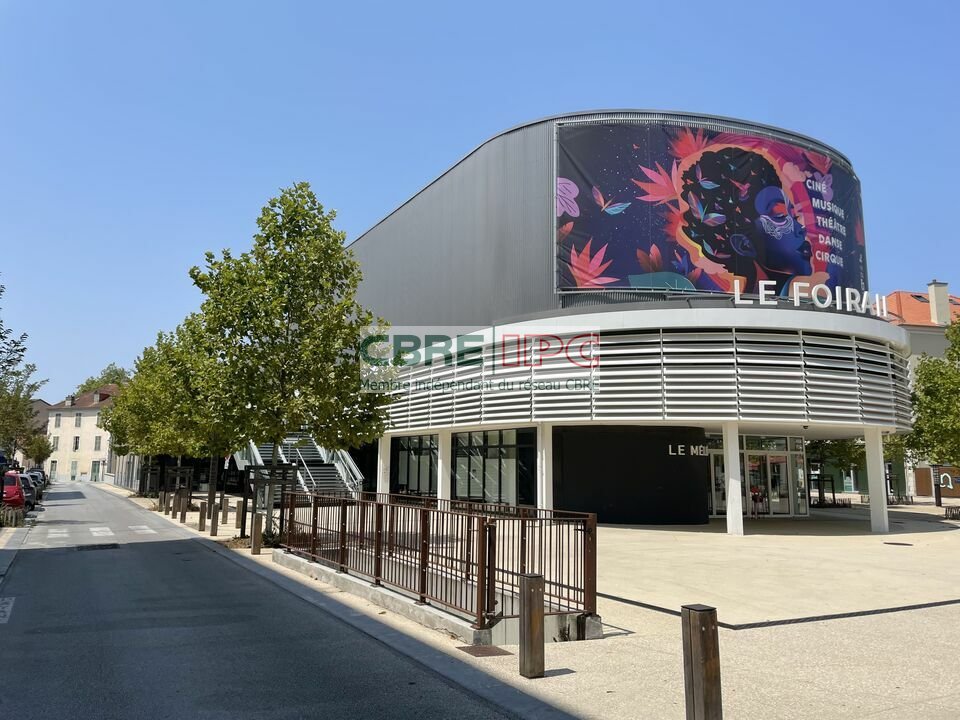 CBRE IPC Immobilier d'entreprise LOCATION Local commercial PAU 8398JF