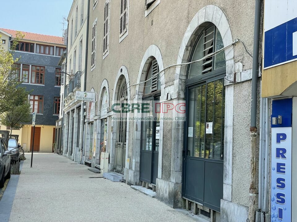 CBRE IPC Immobilier d'entreprise LOCATION Local commercial PAU 8398JF