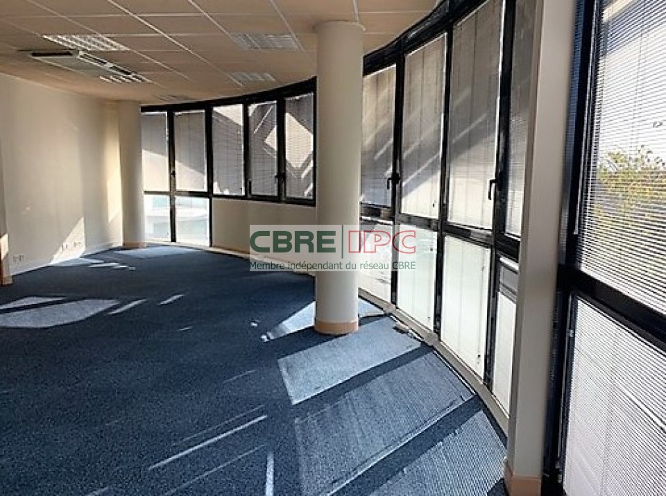 CBRE IPC Immobilier d'entreprise LOCATION Bureau  PAU 8436YA/FL