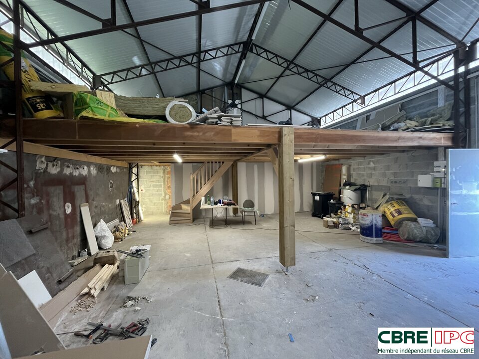 CBRE IPC Immobilier d'entreprise LOCATION Local d'activités  BOUCAU 8440PC