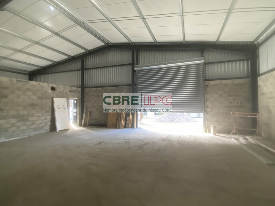 CBRE IPC Immobilier d'entreprise LOCATION Local d'activités SAINT-PERDON 8467YA