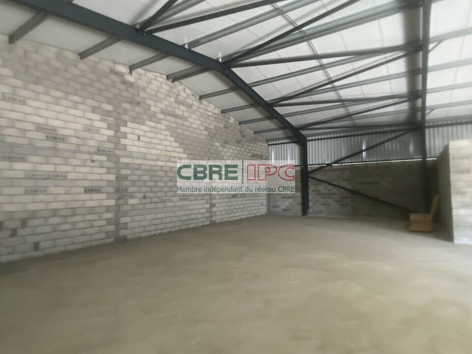 CBRE IPC Immobilier d'entreprise LOCATION Local d'activités  SAINT-PERDON 8467YA