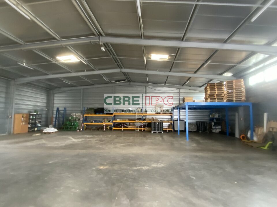 CBRE IPC Immobilier d'entreprise VENTE Local d'activités SAINT-AVIT 8468YA