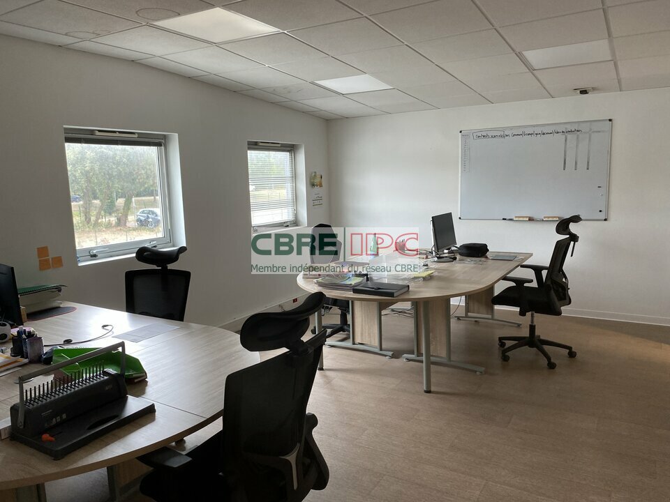 CBRE IPC Immobilier d'entreprise VENTE Local d'activités SAINT-AVIT 8468YA