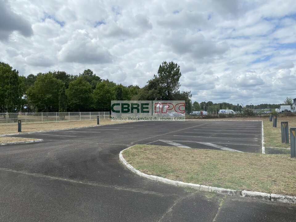 CBRE IPC Immobilier d'entreprise VENTE Local d'activités SAINT-AVIT 8468YA