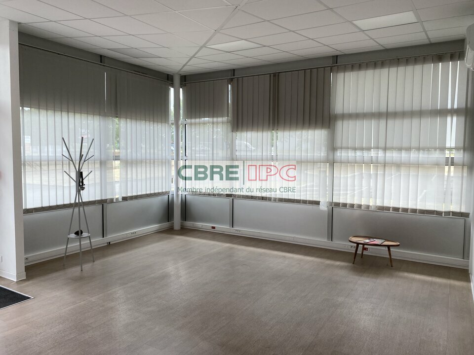 CBRE IPC Immobilier d'entreprise VENTE Local d'activités SAINT-AVIT 8468YA