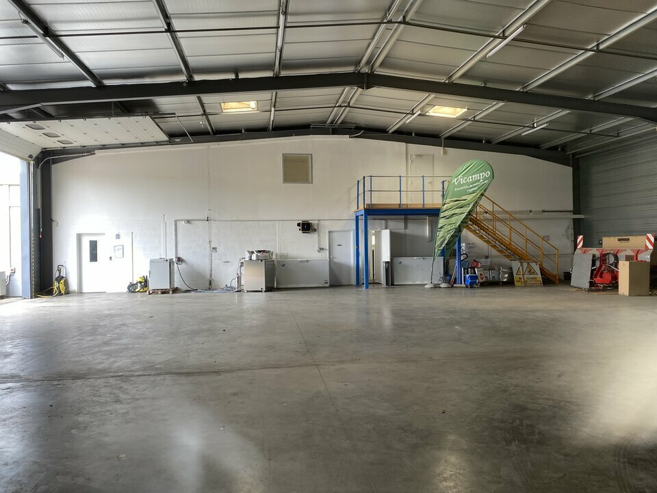 CBRE IPC Immobilier d'entreprise VENTE Local d'activités SAINT-AVIT 8468YA