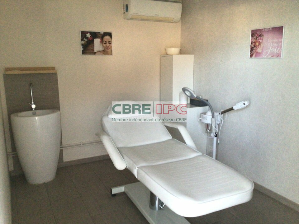 CBRE IPC Immobilier d'entreprise VENTE FDC Fonds de commerce LABENNE 8475MP