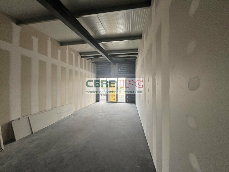 CBRE IPC Immobilier d'entreprise LOCATION Local commercial SAULT DE NAVAILLES 7991FL2