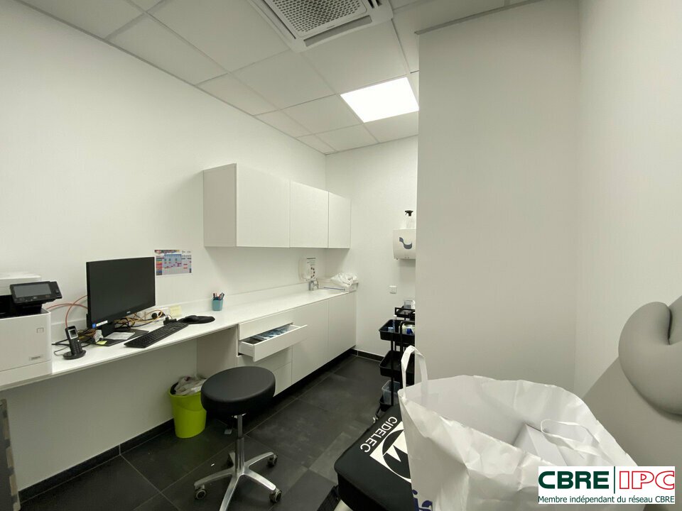 CBRE IPC Immobilier d'entreprise LOCATION Local commercial BAYONNE 8079FD