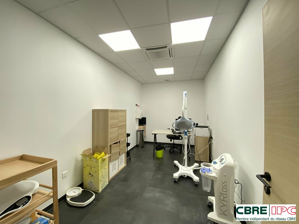 CBRE IPC Immobilier d'entreprise LOCATION Local commercial BAYONNE 8079FD