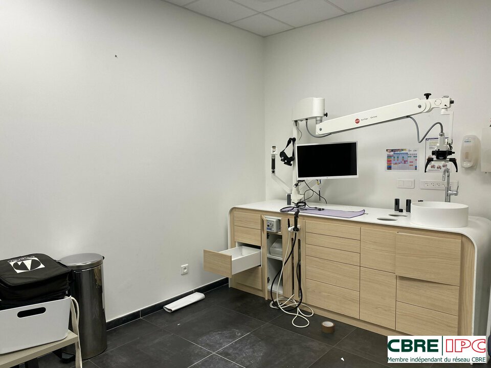 CBRE IPC Immobilier d'entreprise LOCATION Local commercial BAYONNE 8079FD