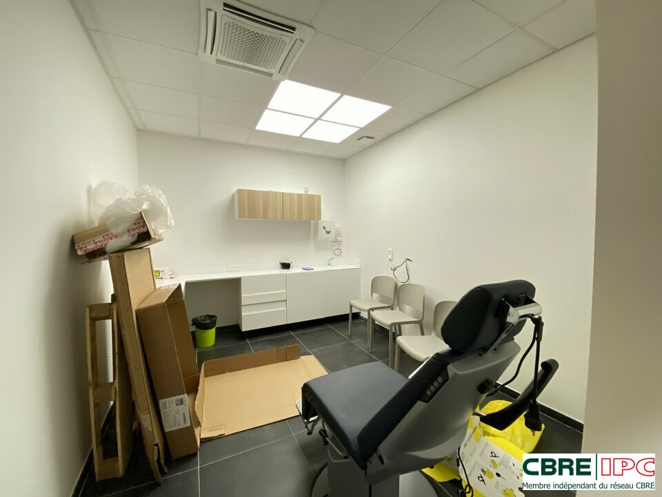 CBRE IPC Immobilier d'entreprise LOCATION Local commercial BAYONNE 8079FD