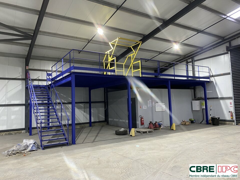 CBRE IPC Immobilier d'entreprise LOCATION Local d'activités NARROSSE 8080YA