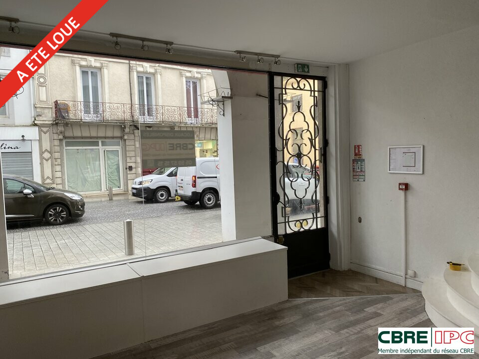 CBRE IPC Immobilier d'entreprise LOCATION Local commercial  DAX 8230YA