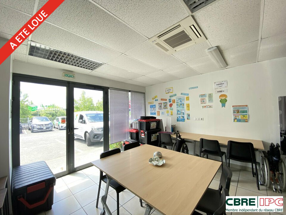 CBRE IPC Immobilier d'entreprise LOCATION Local commercial  SAINT PIERRE D IRUBE 8318FD