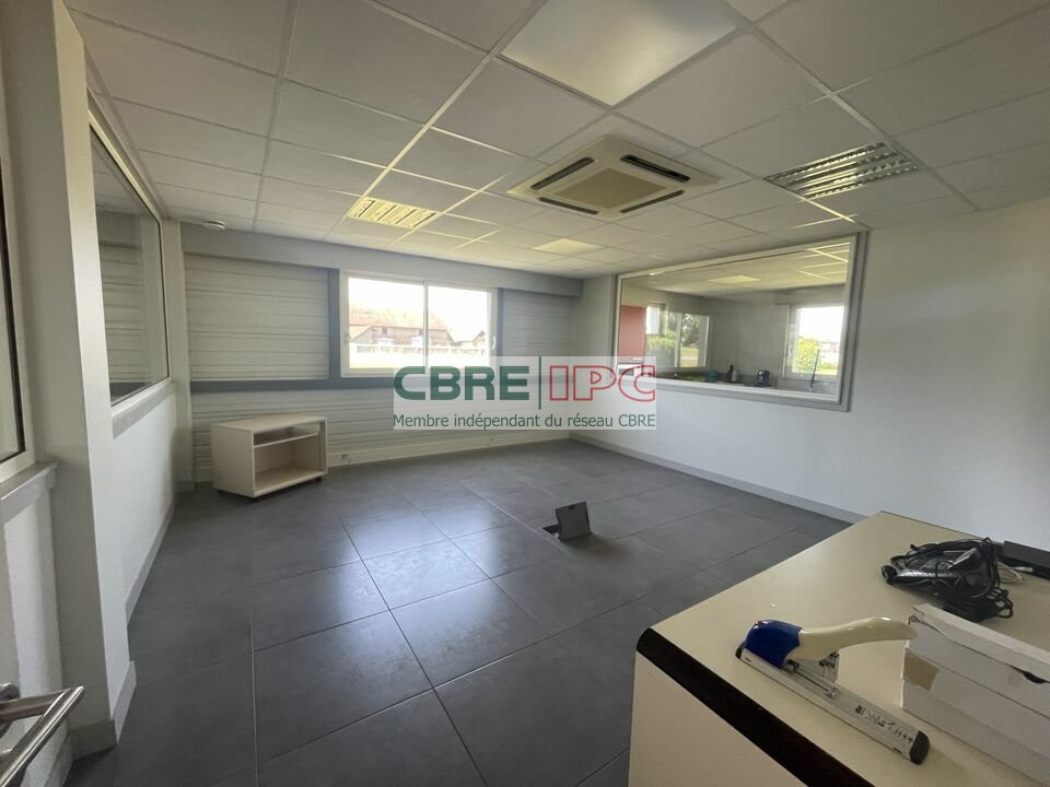 CBRE IPC Immobilier d'entreprise VENTE Local d'activités AURIAC 8322FL